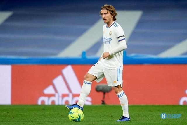 30分钟以下多次20+5+5且命中5三分：波杰比肩库里