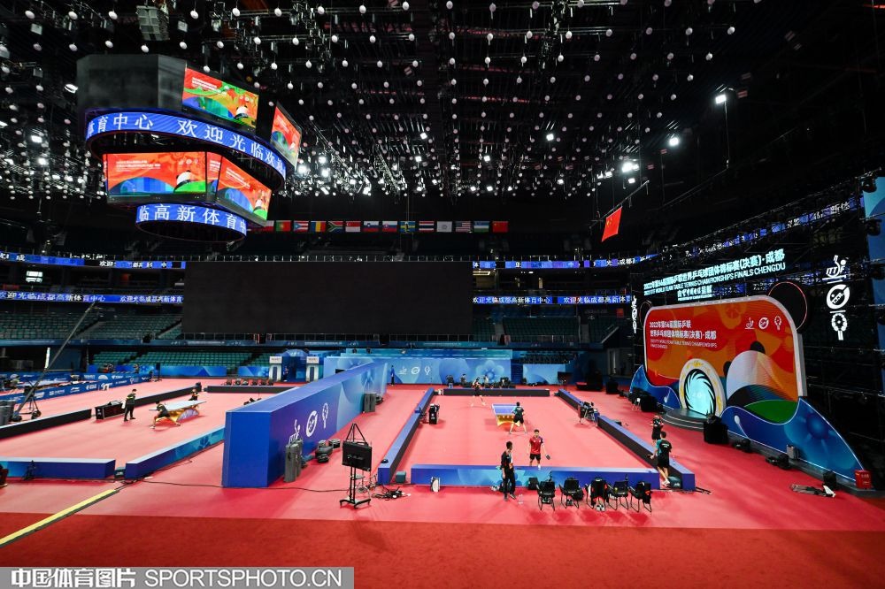 F1中国大奖赛排位赛 皮亚斯特里首夺杆位